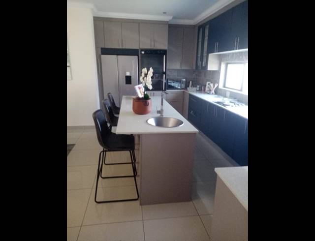 4 BEDROOM CLUSTER FOR SALE IN STRUBENSVALLEI